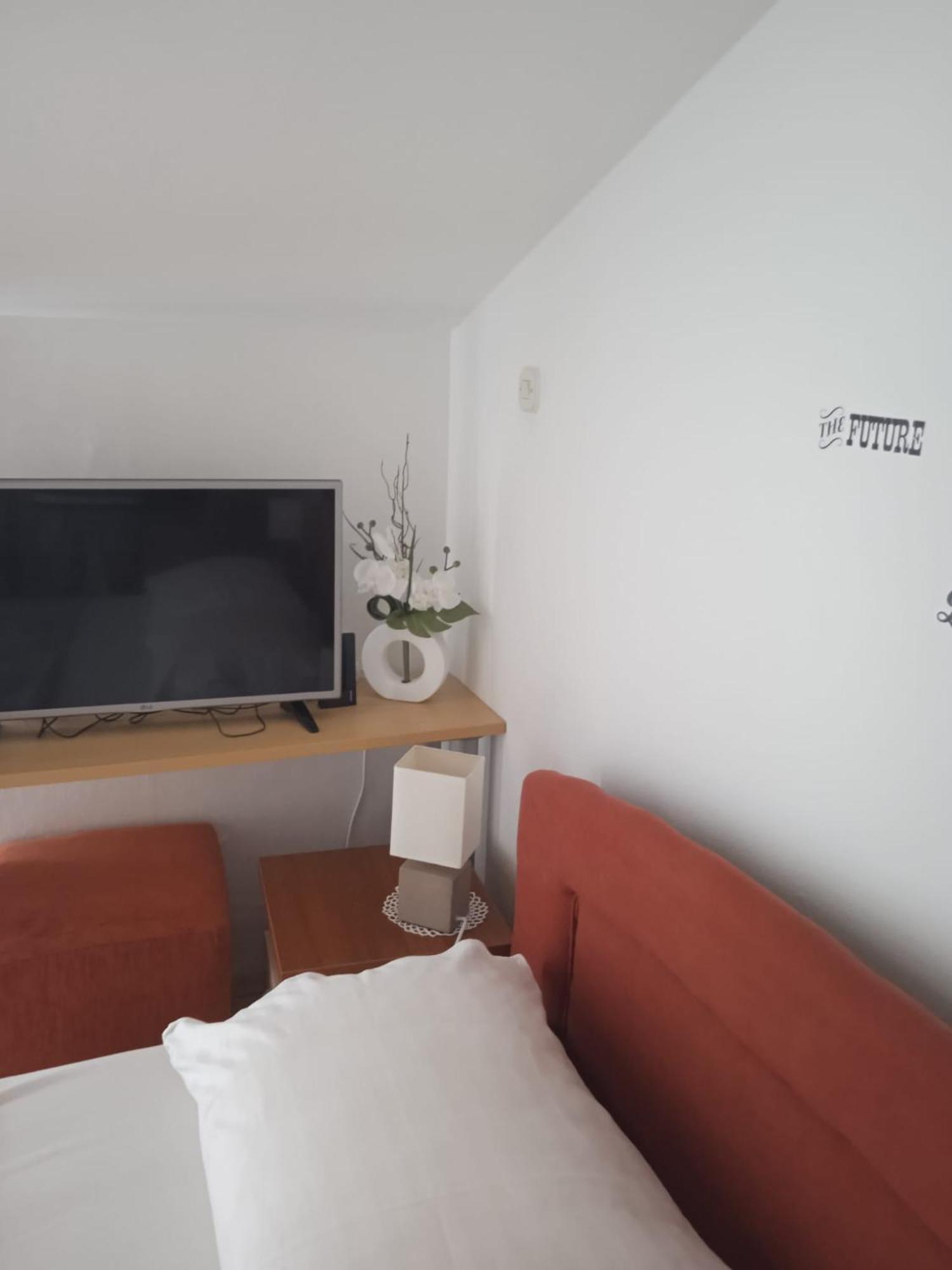 Mala Basina -Maslina Apartment Vrbanj Exterior photo