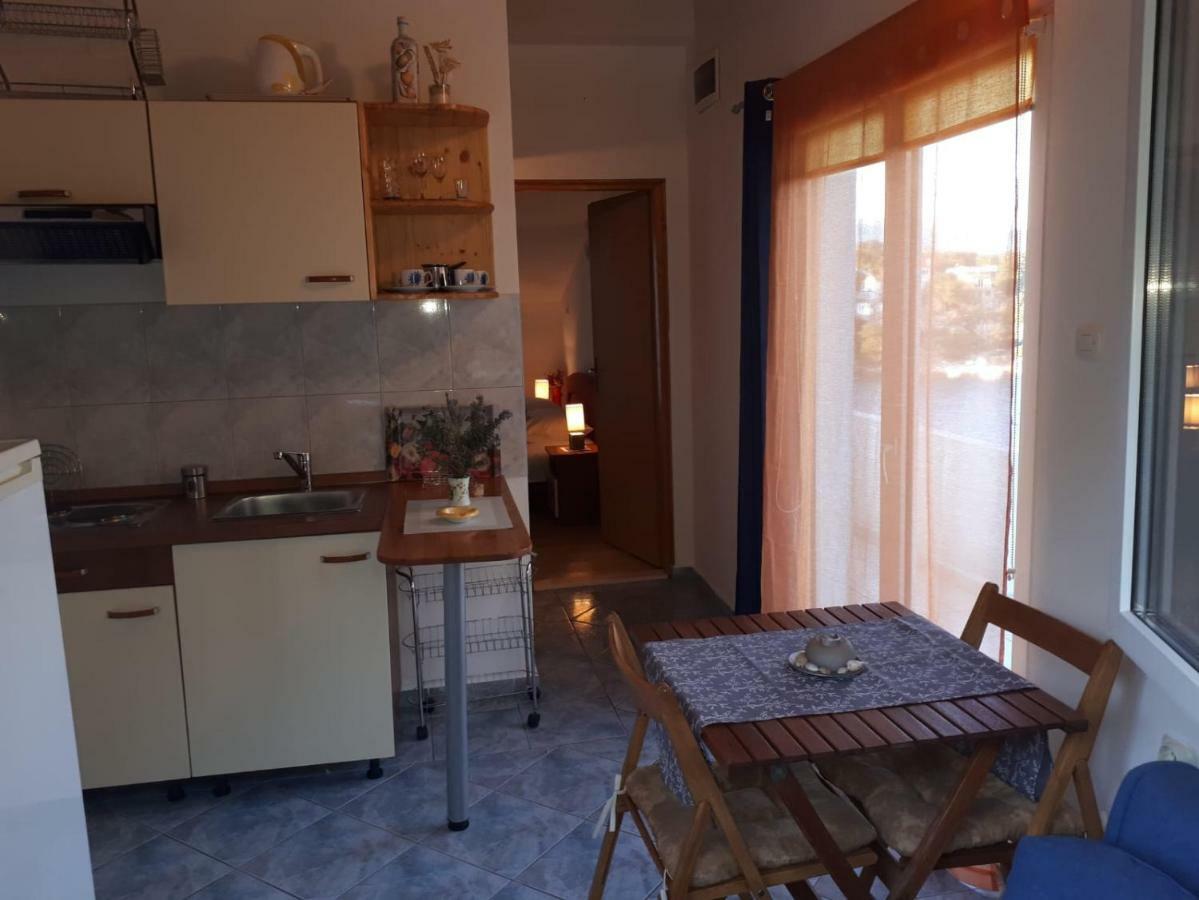 Mala Basina -Maslina Apartment Vrbanj Exterior photo